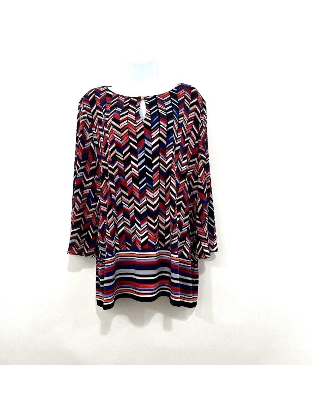 Chicos Multicolor Chevron Print Striped Border Hem 3/4 Sleeve Top